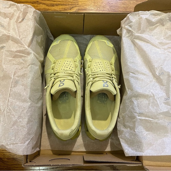 On Cloud Women’s Shoes in Glade Citron with Box - Picture 15 of 16